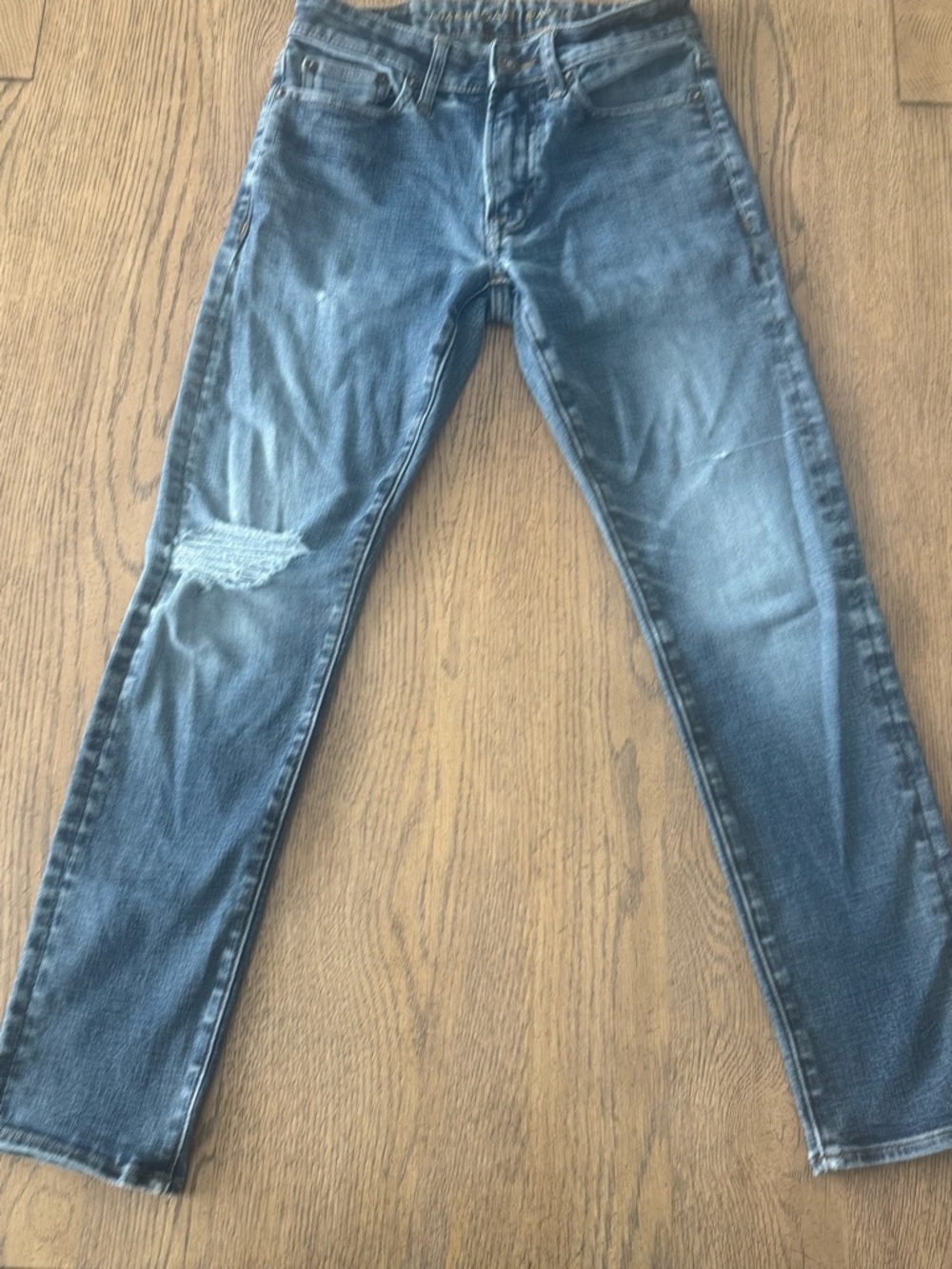 American Eagle Ripped Slim Jeans 26x28 Light Wash Distressed Skinny AE Stretch